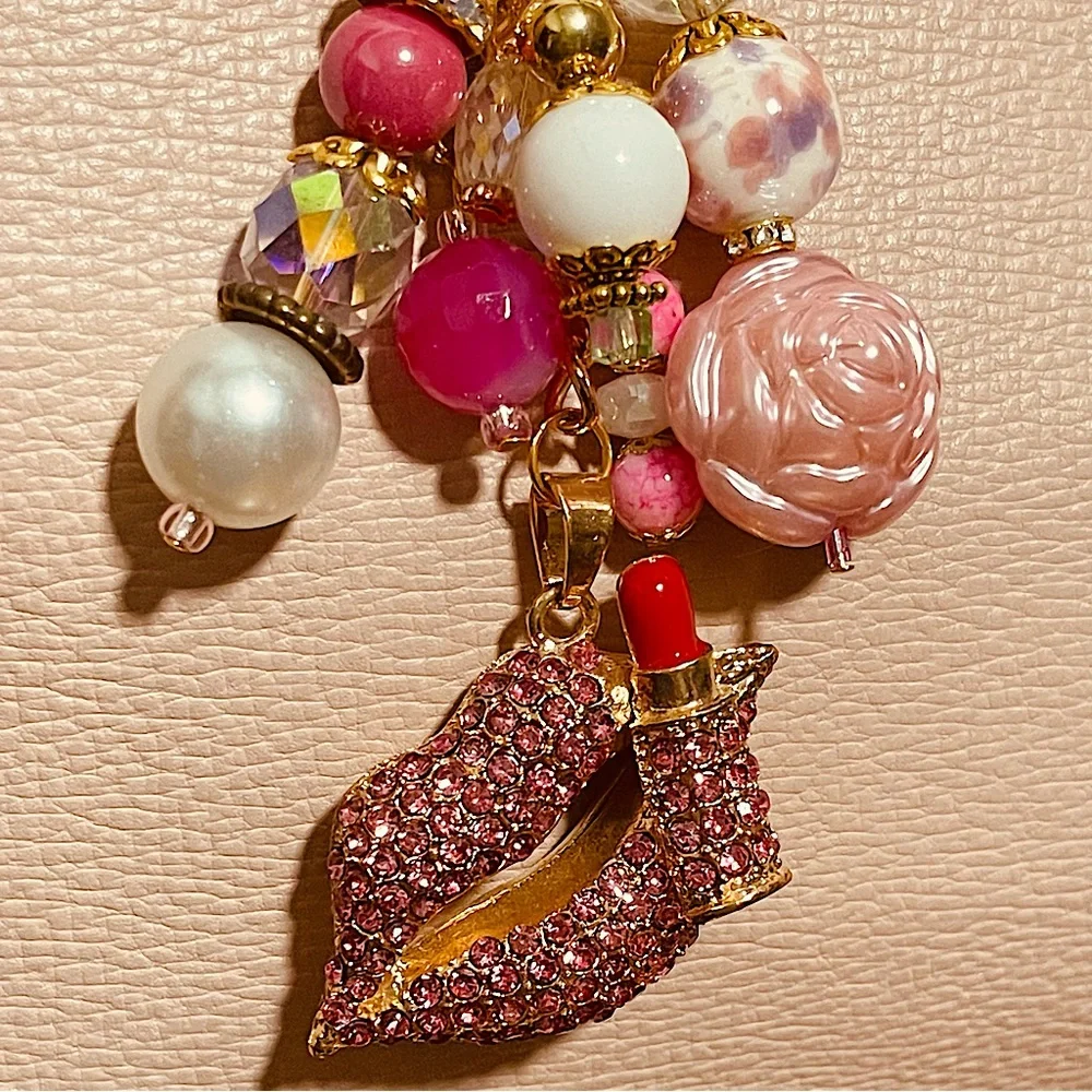 SOLD ‼️ Handbag Jewelry NEW Lips Lipstick Bag Charm Beads Keychain Flower Bag - Picture 7 of 15